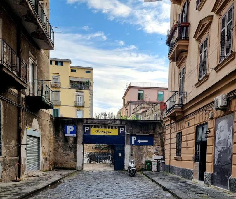 Casa Comoda E Centrale In Quartiere Storico Di Napoli Экстерьер фото