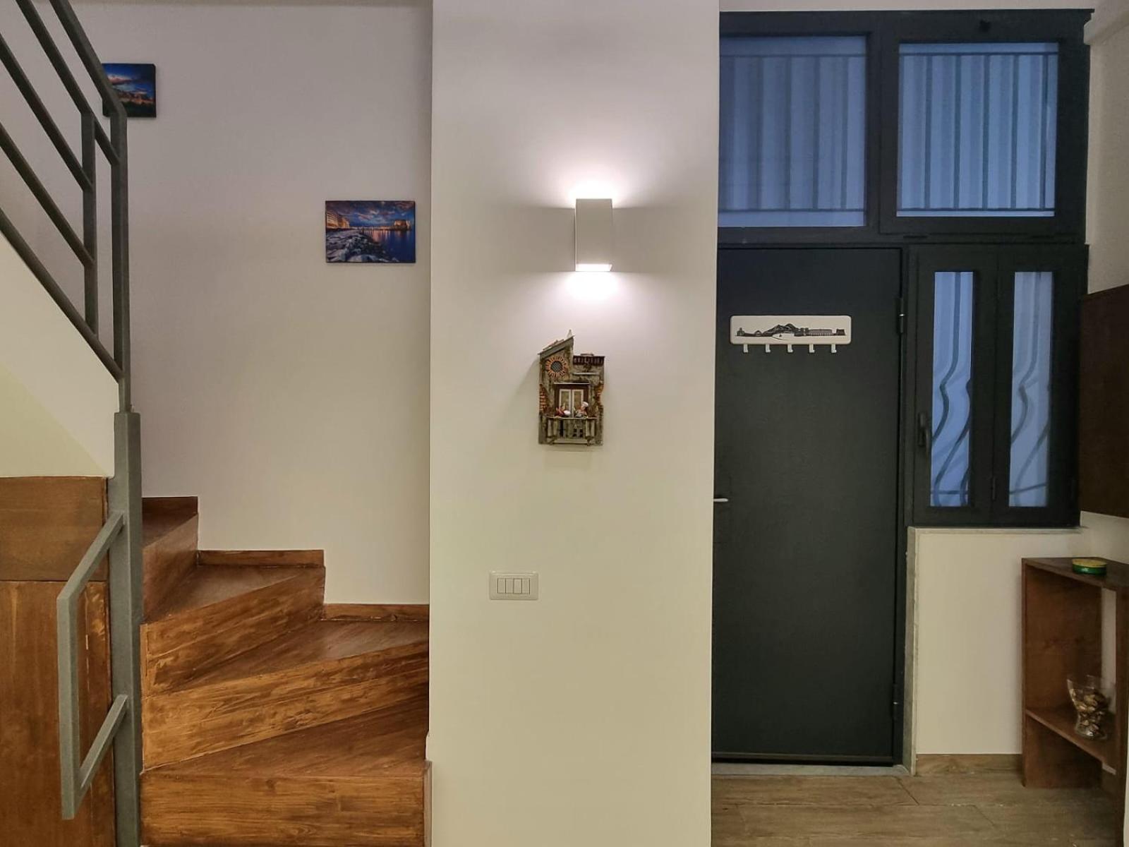 Casa Comoda E Centrale In Quartiere Storico Di Napoli Экстерьер фото